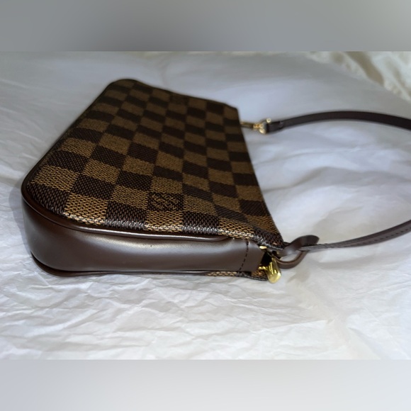 Louis Vuitton Damier Ebene Navona Pochette - Picture 5 of 10